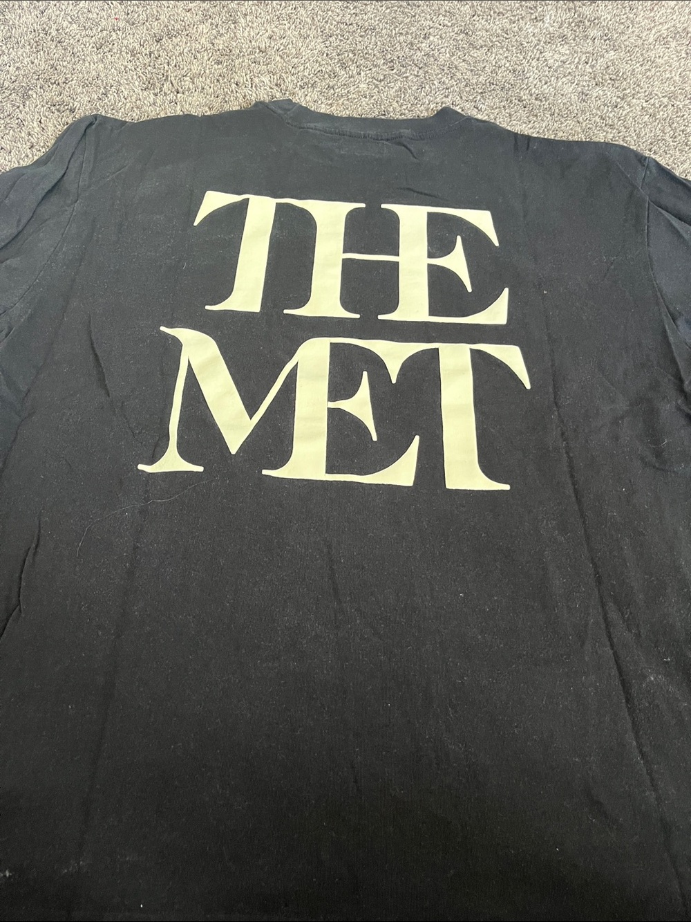 PacSun Black Tee with Red Neck Label. The Met! Large tee. Good condition - Picture 3 of 8